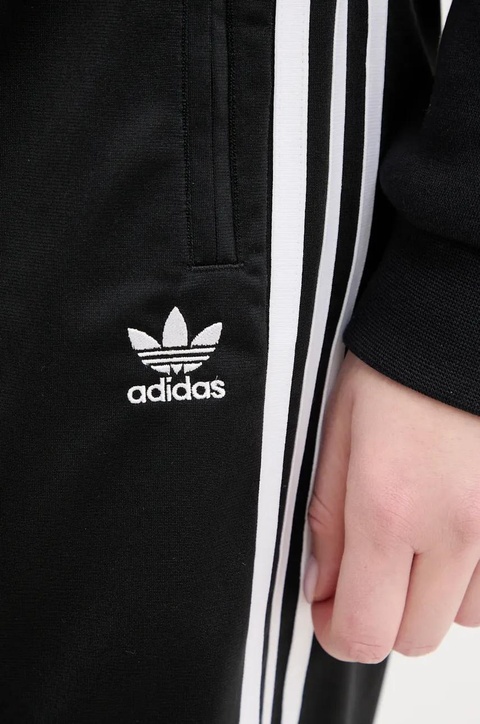 adidas Originals szorty Firebird damskie kolor czarny z aplikacją high waist JD0286 - zdjęcie produktu nr 2