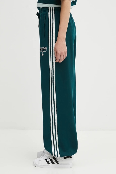 adidas Originals spodnie dresowe Gfx Sweatpants damskie kolor zielony gładkie KF2314 - zdjęcie produktu nr 1