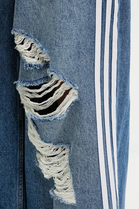 adidas Originals jeansy 0 damskie kolor niebieski KE3300 - zdjęcie produktu nr 2