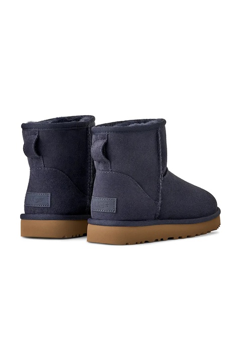 UGG śniegowce zamszowe Classic Mini II kolor granatowy 1016222.DKN - zdjęcie produktu nr 2