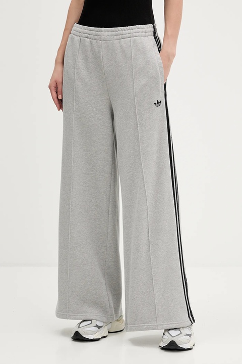 adidas Originals spodnie dresowe bawełniane 3-Stripes damskie kolor szary z aplikacją JV7476 - zdjęcie produktu nr 1