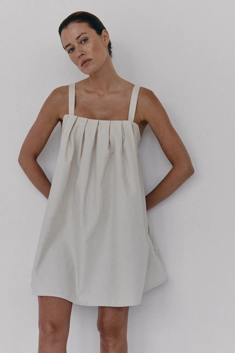 MUUV. sukienka JELLE kolor beżowy mini oversize - zdjęcie produktu nr 1