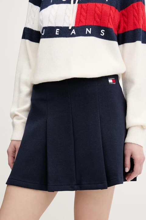 Tommy Jeans spódnica kolor granatowy mini rozkloszowana DW0DW20268 - zdjęcie produktu nr 1