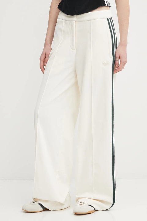 adidas Originals spodnie welurowe Velvet damskie kolor beżowy proste high waist KF2303 - zdjęcie produktu nr 1