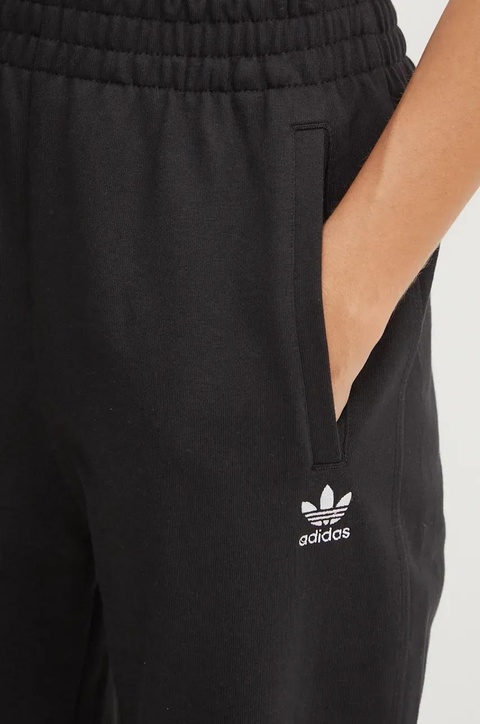 adidas Originals spodnie dresowe bawełniane Essential kolor czarny gładkie IW0952 - zdjęcie produktu nr 2