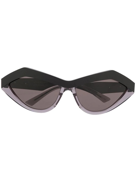 Bottega Veneta Eyewear angular cat-eye sunglasses - Black - zdjęcie produktu nr 1