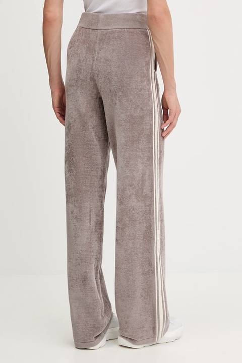 Guess spodnie dresowe EMILIA damskie kolor beżowy z aplikacją V5BB09 Z1170 - zdjęcie produktu nr 2