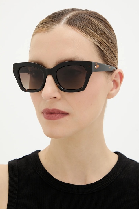 Tommy Hilfiger okulary przeciwsłoneczne damskie kolor czarny TH 2264/S - zdjęcie produktu nr 1