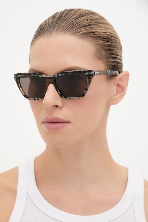 Burberry okulary przeciwsłoneczne damskie kolor brązowy 0BE4468 - zdjęcie produktu nr 1