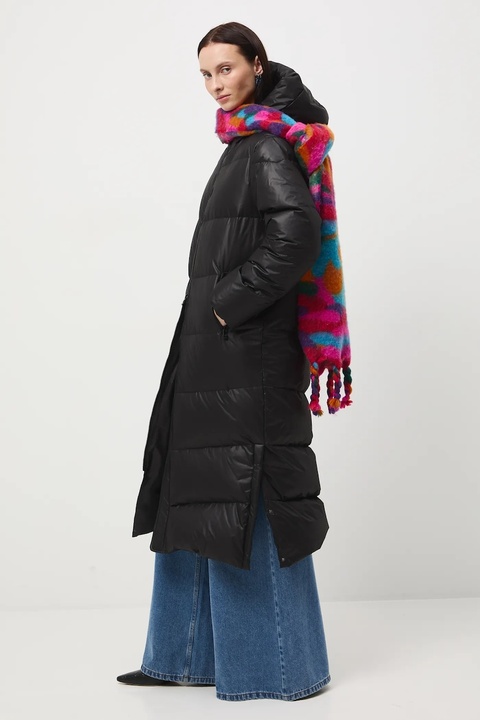 Medicine płaszcz puchowy kolor czarny - zdjęcie produktu nr 1