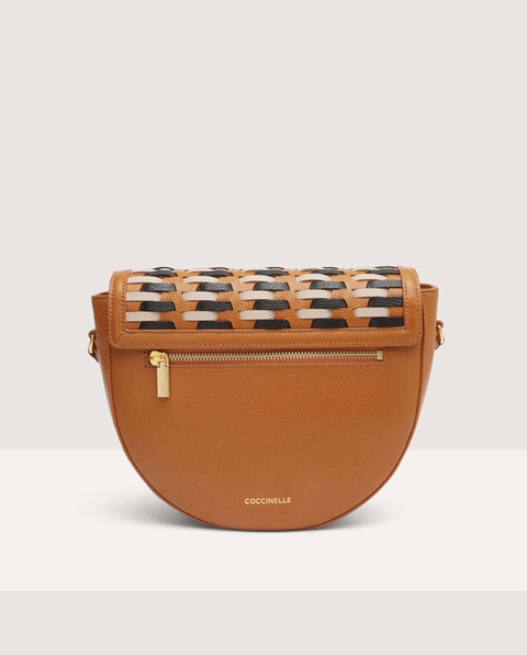 COCCINELLE - Pleciona średnia torba Beat Saddle Infilature - zdjęcie produktu nr 1