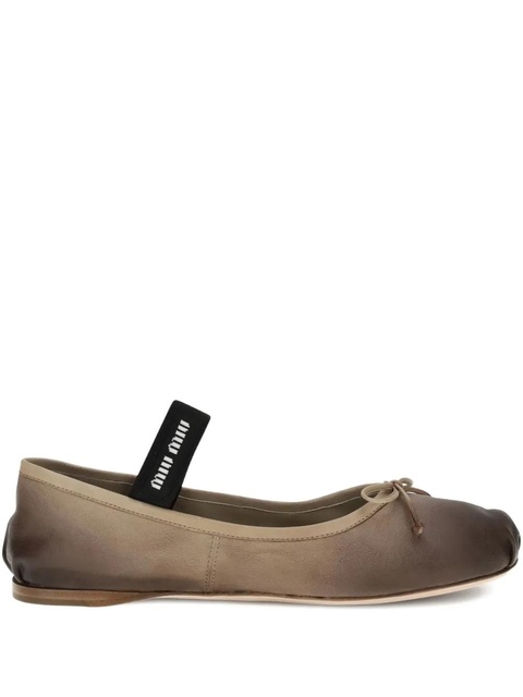 Miu Miu logo-strap ballet flats - Brown - zdjęcie produktu nr 1