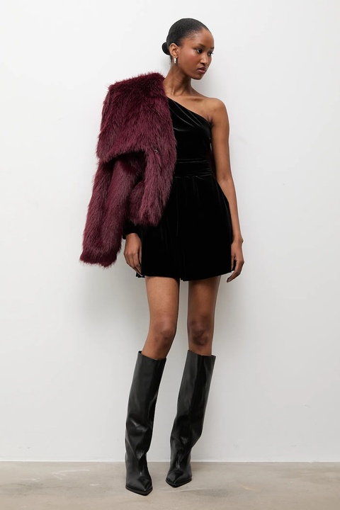 Answear.LAB kombinezon welurowy kolor czarny z dekoltem okrągłym - zdjęcie produktu nr 1