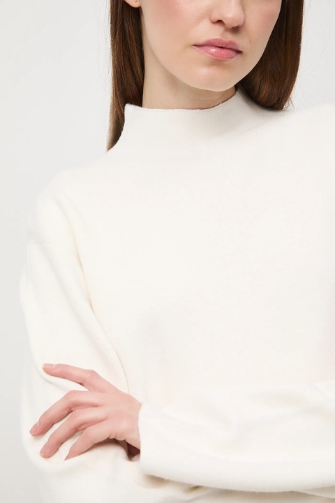 Medicine sweter damski kolor beżowy lekki z półgolfem - zdjęcie produktu nr 1