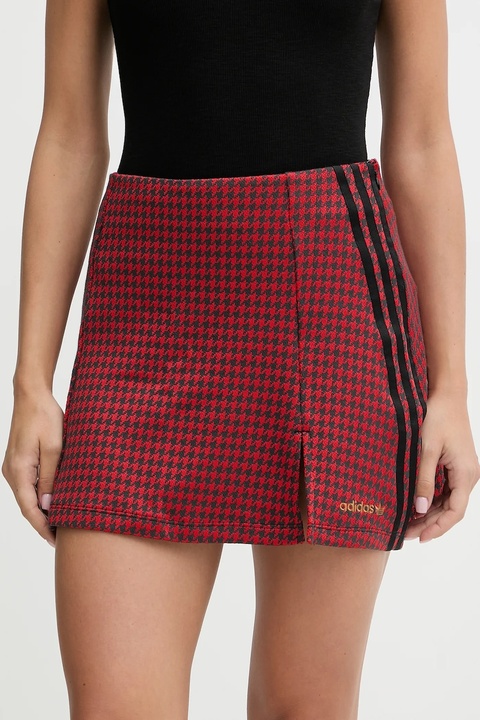 adidas Originals spódnica Tailored kolor czerwony mini rozkloszowana JW0253 - zdjęcie produktu nr 1