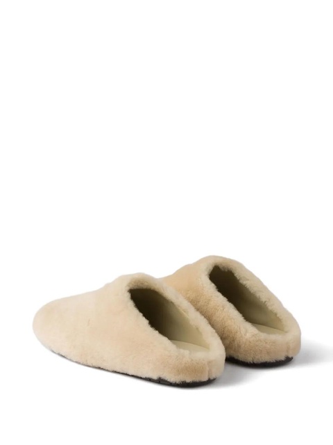 Prada triangle-logo shearling mules - Neutrals - zdjęcie produktu nr 2