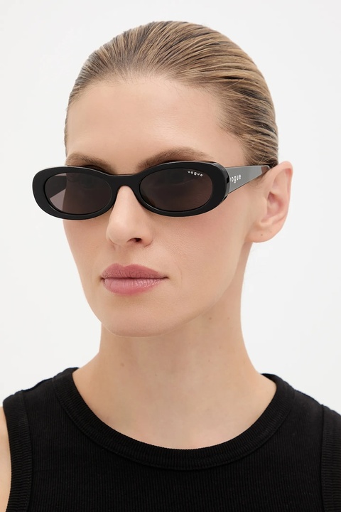 VOGUE okulary przeciwsłoneczne damskie kolor czarny 0VO5582S - zdjęcie produktu nr 1