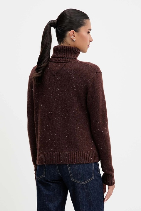Tommy Jeans sweter z dodatkiem wełny damski kolor brązowy z golfem DW0DW21687 - zdjęcie produktu nr 2