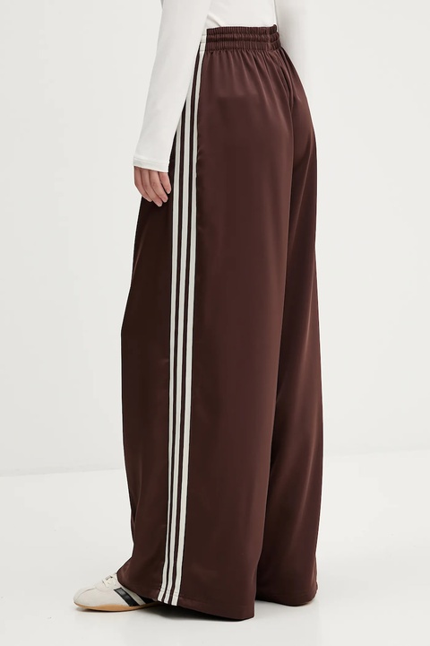adidas Originals spodnie dresowe Satin Tp Wl damskie kolor brązowy z aplikacją KD2541 - zdjęcie produktu nr 2