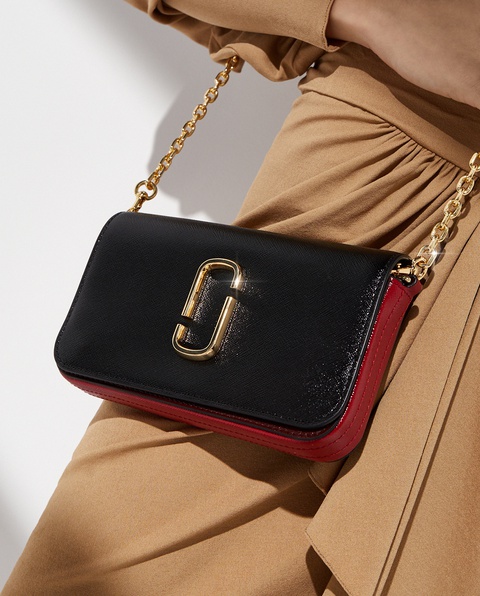 THE MARC JACOBS - Czarna torebka na ramię Snapshot - zdjęcie produktu nr 1