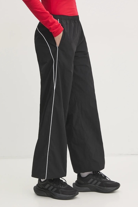 Fila spodnie Laplace damskie kolor czarny wzorzyste FAW0891 - zdjęcie produktu nr 2