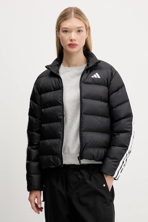 adidas kurtka Essentials kolor czarny zimowa JM8421 - zdjęcie produktu nr 1