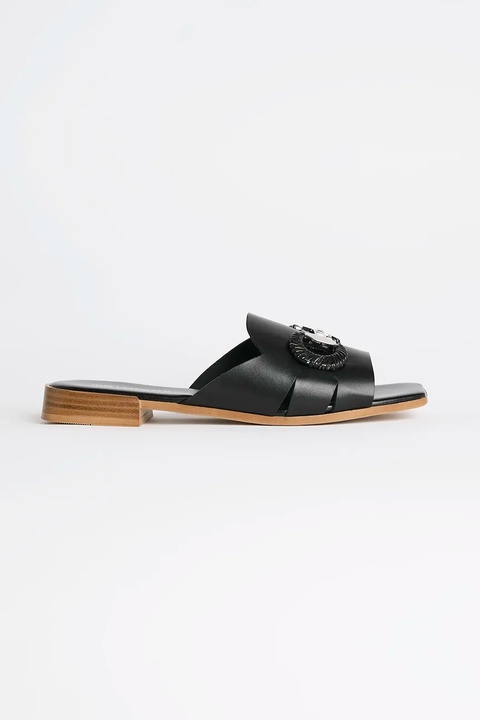 Karl Lagerfeld klapki skórzane PETALO BROOCH SLIDE damskie kolor czarny KL80725 - zdjęcie produktu nr 1