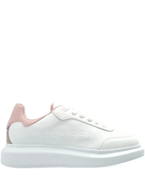 Alexander McQueen Oversized embossed-logo platform sneakers - White - zdjęcie produktu nr 1