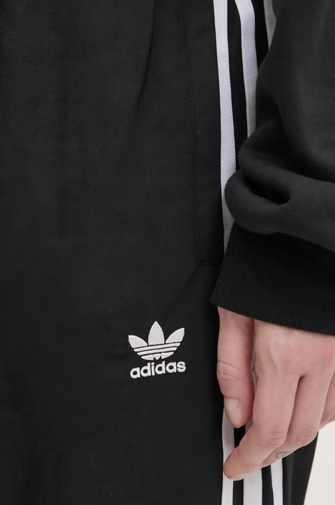 adidas Originals spodnie dresowe Woven Track Pant kolor czarny wzorzyste JD5335 - zdjęcie produktu nr 2