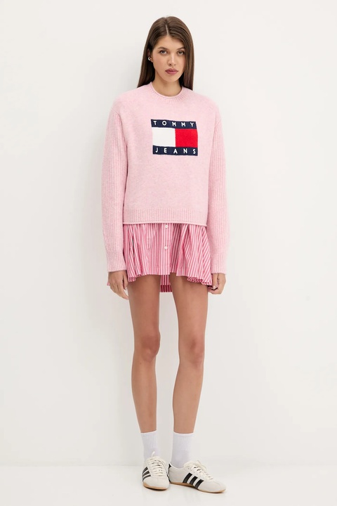 Tommy Jeans sweter z dodatkiem wełny damski kolor różowy lekki DW0DW21782 - zdjęcie produktu nr 2