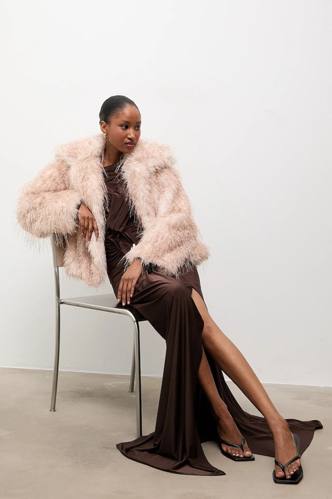 Answear.LAB sukienka kolor brązowy maxi dopasowana - zdjęcie produktu nr 1