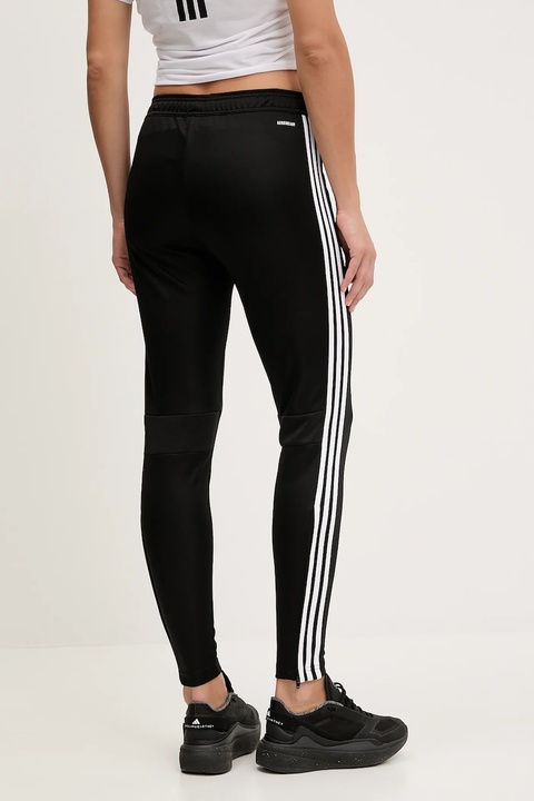 adidas Performance spodnie dresowe Tiro Essentials damskie kolor czarny z aplikacją JP2530 - zdjęcie produktu nr 2