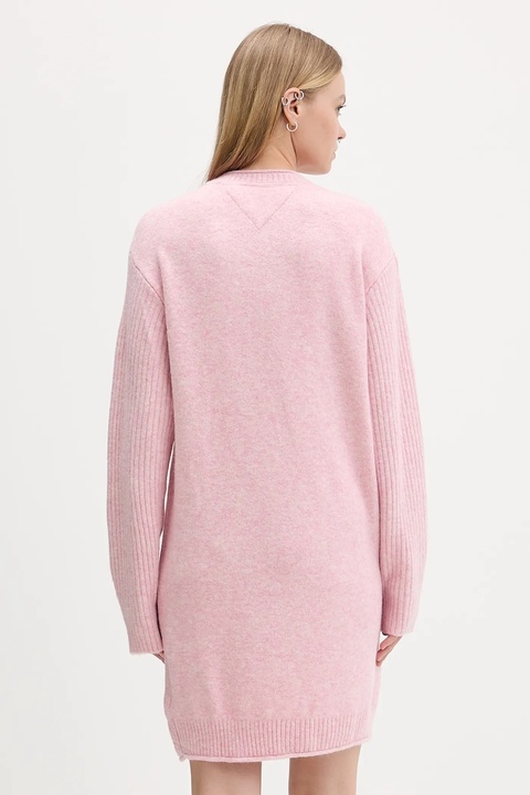 Tommy Jeans sukienka z domieszką wełny kolor różowy mini oversize DW0DW21462 - zdjęcie produktu nr 2