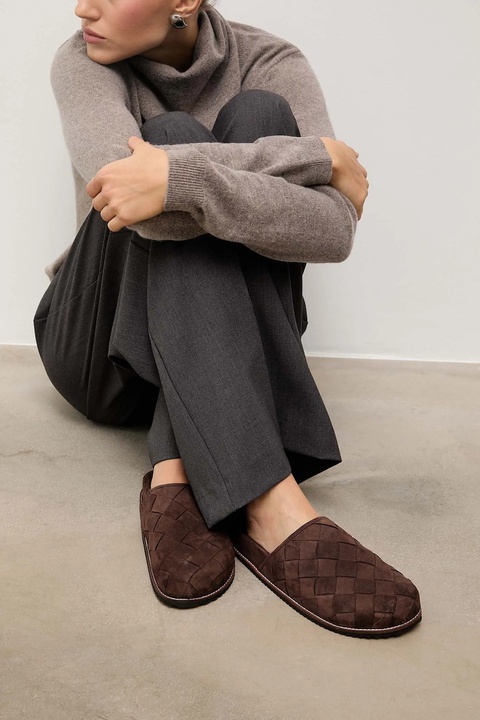 Answear.LAB kapcie zamszowe kolor brązowy - zdjęcie produktu nr 1