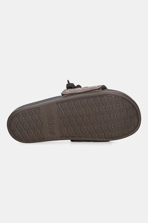 adidas klapki zamszowe Adilette Comfort damskie kolor brązowy JS4597 - zdjęcie produktu nr 2