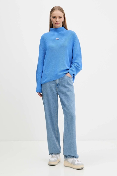 Tommy Jeans sweter bawełniany damski kolor niebieski z półgolfem DW0DW21676 - zdjęcie produktu nr 2