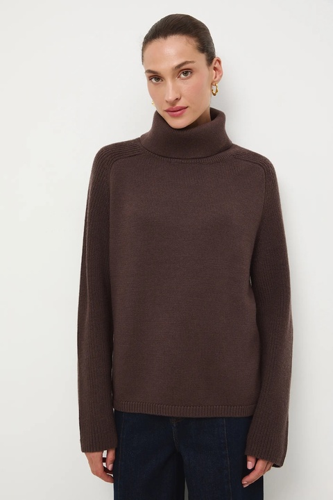 Medicine sweter z wełny merino kolor brązowy z golfem - zdjęcie produktu nr 2