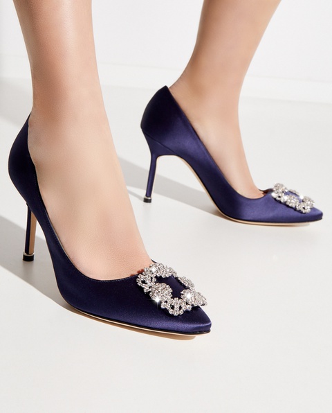MANOLO BLAHNIK - Granatowe szpilki Hangisi 9 cm - zdjęcie produktu nr 1