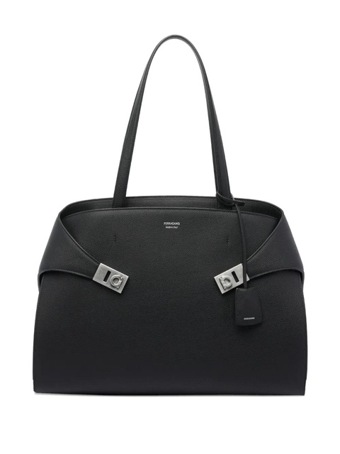 Ferragamo Hug clasp-detail calfskin shoulder bag - Black - zdjęcie produktu nr 1