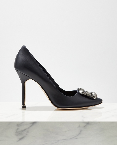 MANOLO BLAHNIK - Granatowe szpilki ze skóry Hangisi - zdjęcie produktu nr 2