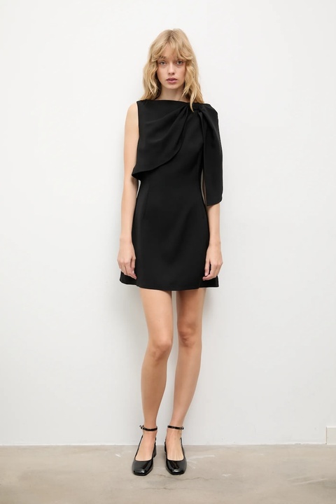 Answear.LAB sukienka kolor czarny mini rozkloszowana - zdjęcie produktu nr 2