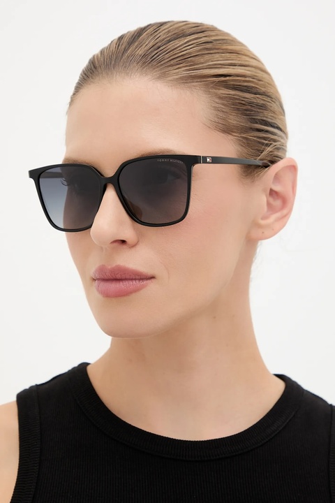 Tommy Hilfiger okulary przeciwsłoneczne damskie kolor czarny TH 2292/S - zdjęcie produktu nr 1