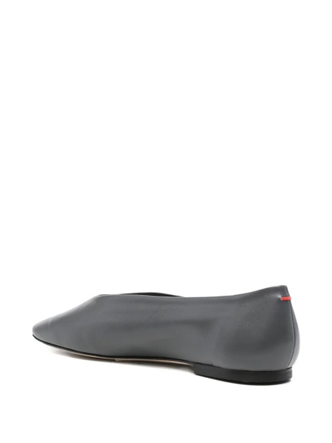 Aeyde pointed-toe leather flats - Grey - zdjęcie produktu nr 1