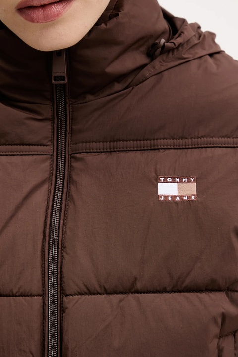 Tommy Jeans kurtka kolor brązowy zimowa DW0DW21620 - zdjęcie produktu nr 2