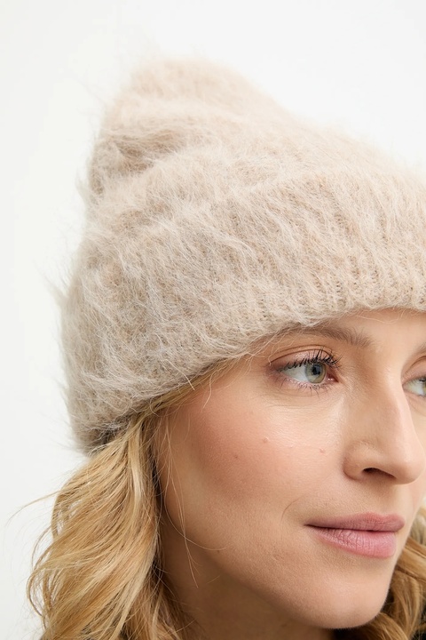 Answear.LAB czapka kaszmirowa kolor beżowy - zdjęcie produktu nr 1