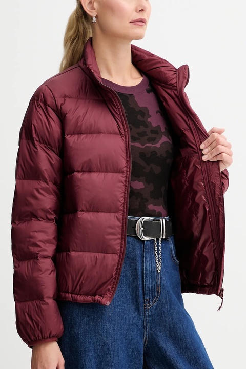Levi's kurtka puchowa damska kolor czerwony A8320 - zdjęcie produktu nr 2