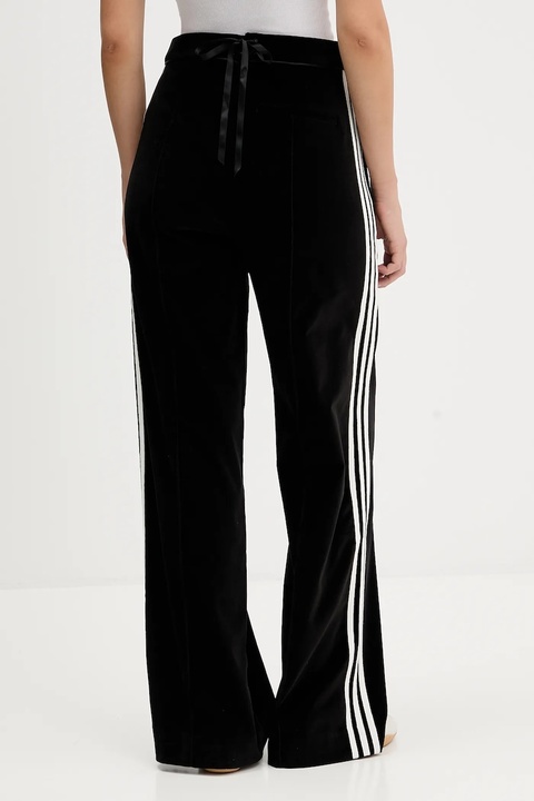 adidas Originals spodnie dresowe welurowe Velvet damskie kolor czarny szerokie high waist KF2304 - zdjęcie produktu nr 2