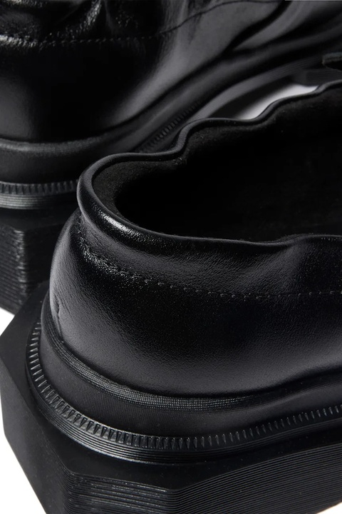 Dr. Martens mokasyny skórzane Maybole Loafer damskie kolor czarny na platformie DM42063001 - zdjęcie produktu nr 1