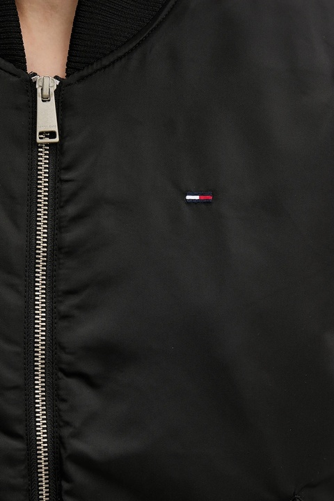 Tommy Jeans kurtka bomber kolor czarny przejściowa oversize DW0DW22046 - zdjęcie produktu nr 1