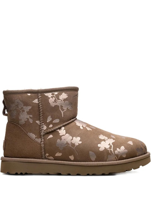UGG Classic Mini floral-pattern ankle boot - Brown - zdjęcie produktu nr 1